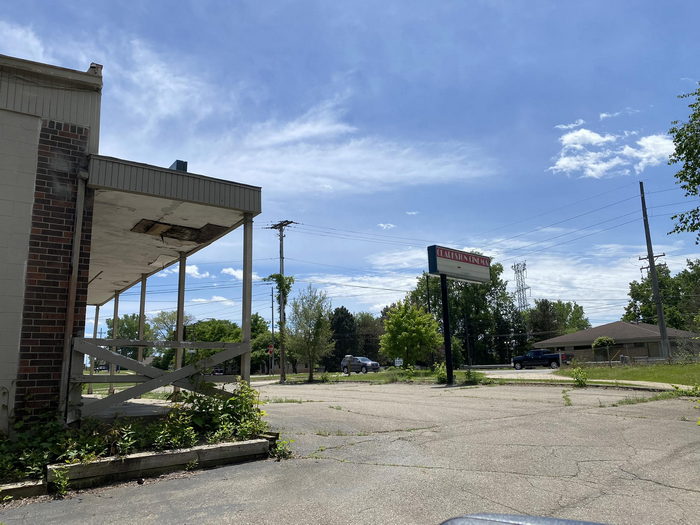 Clarkston Cinema - June 4 2022 Photo (newer photo)